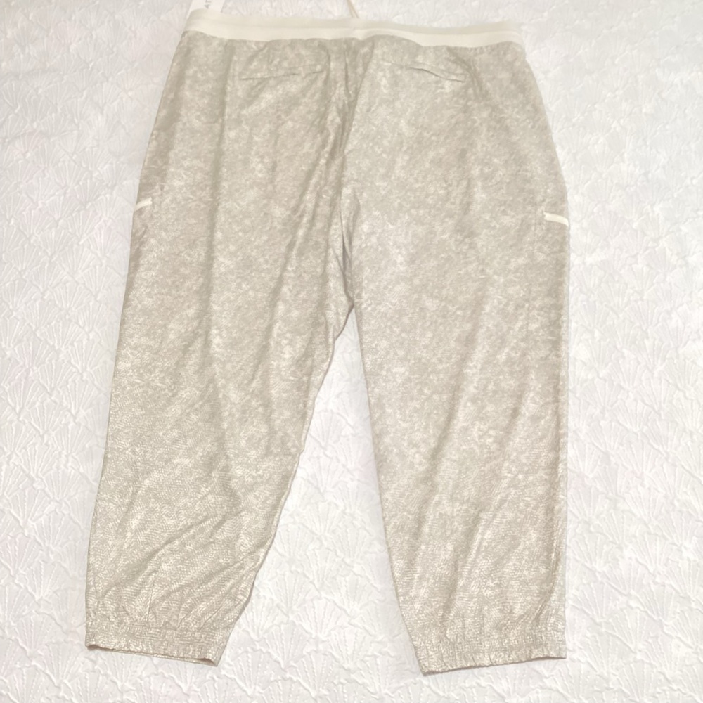 Athleta Venture Printed Pant - Picture 3 of 6
